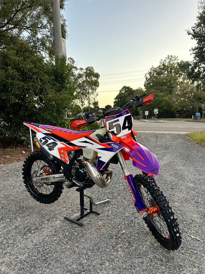 KTM Full Custom – FiveFour Designs